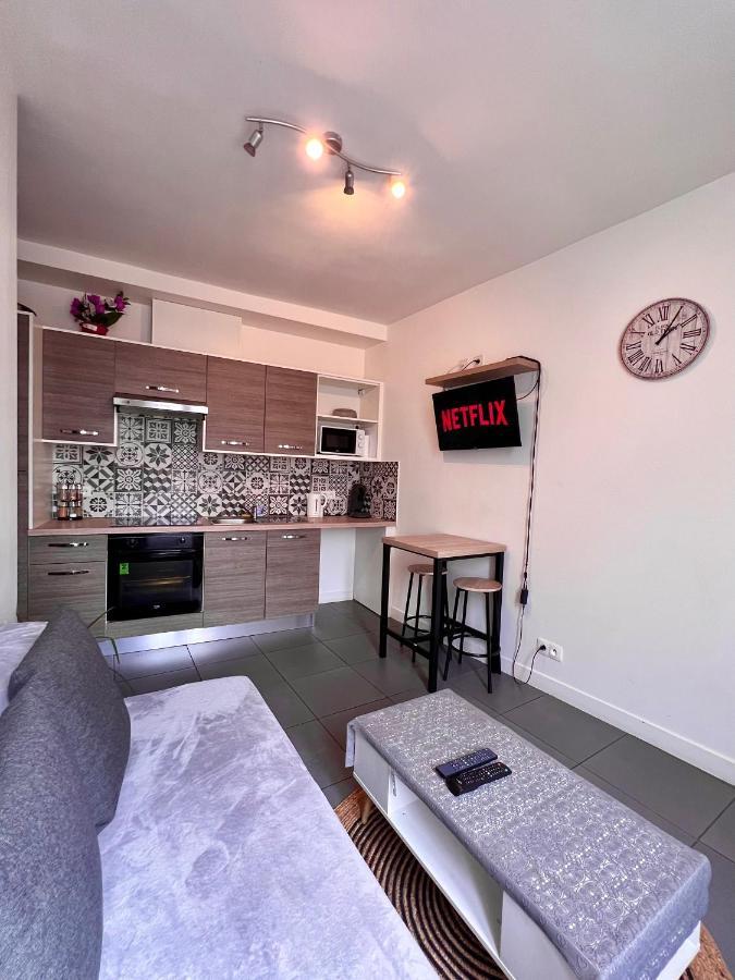 Logesty Home Proche Paris Et Metro Pantin Bagian luar foto